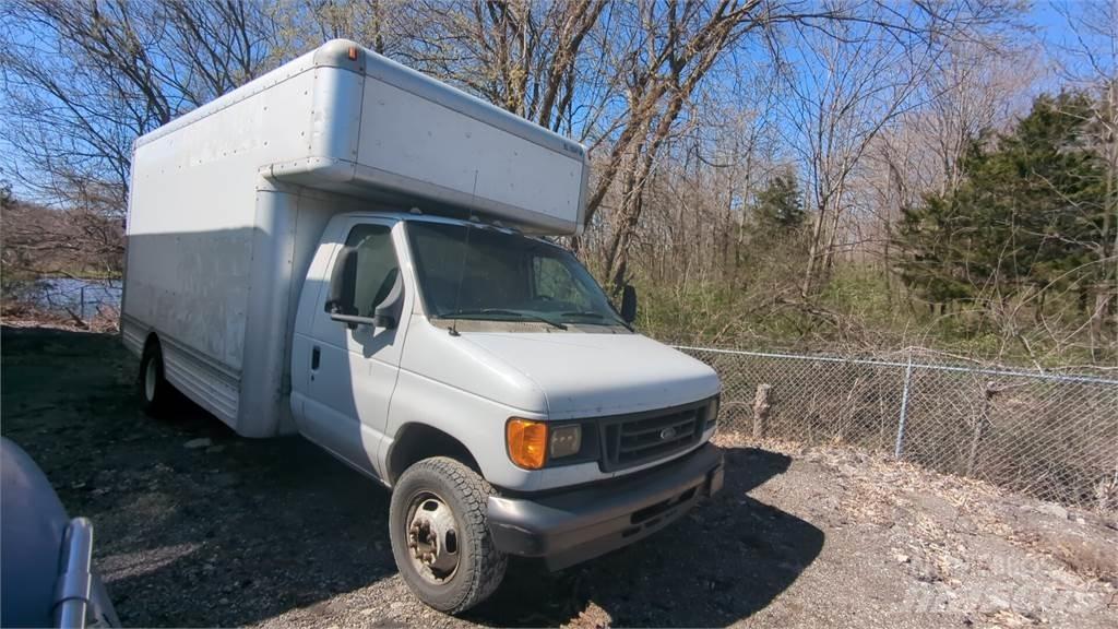 Ford E450 Umpikorikuorma-autot