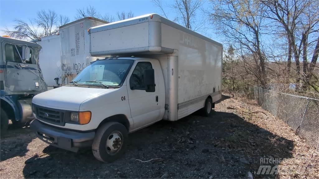 Ford E450 Umpikorikuorma-autot