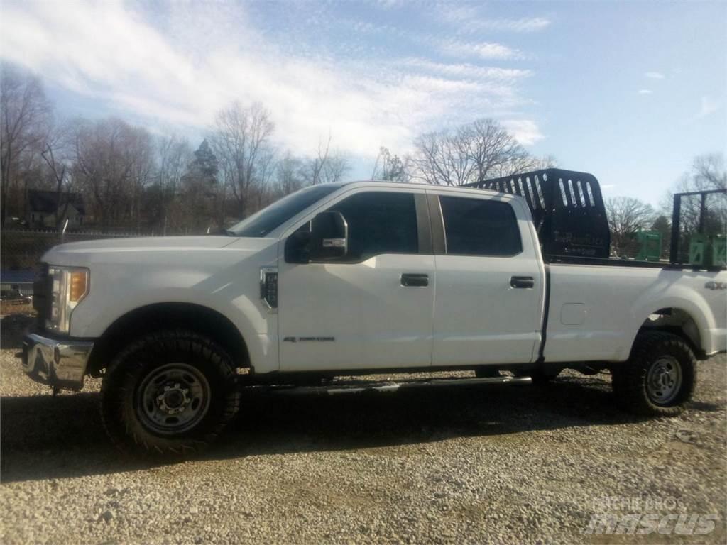 Ford F250 Lava-autot