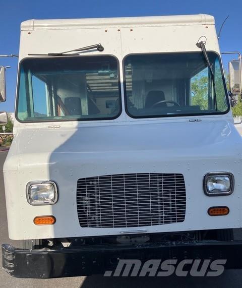 Ford P1000 F59 Umpikorikuorma-autot