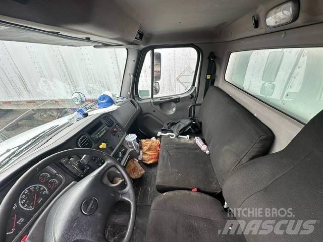 Freightliner M2 Umpikorikuorma-autot