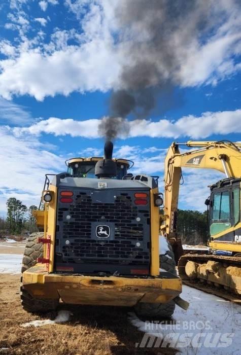 John Deere 824K Pyöräkuormaajat