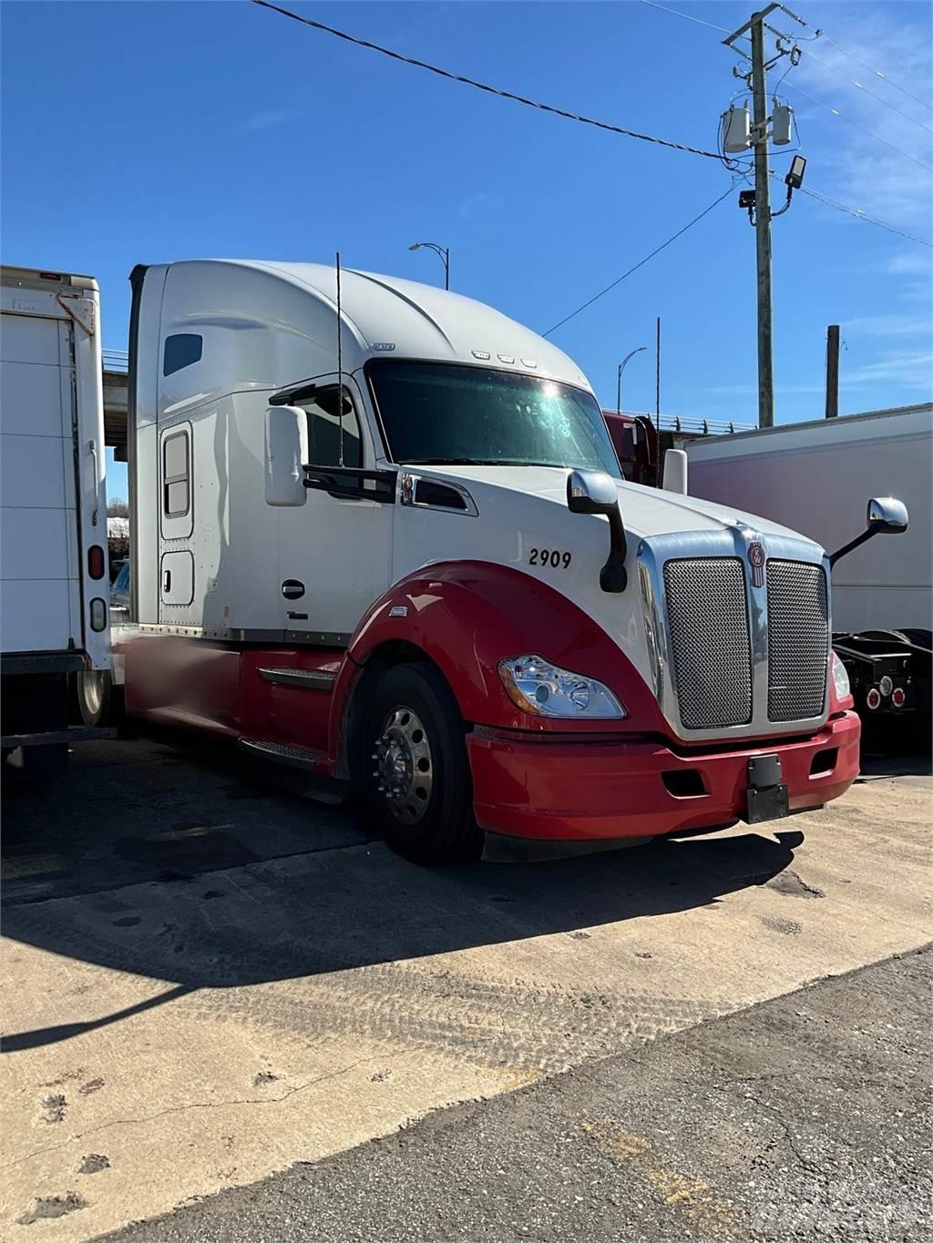 Kenworth T680 Vetopöytäautot