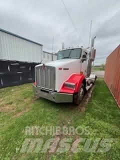 Kenworth T800W Vetopöytäautot