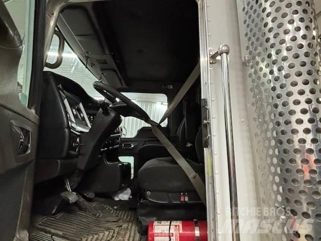Kenworth T800W Vetopöytäautot