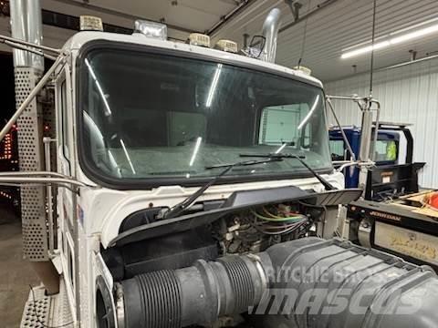 Kenworth T800W Vetopöytäautot
