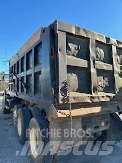 Mack CT713 Sora- ja kippiautot