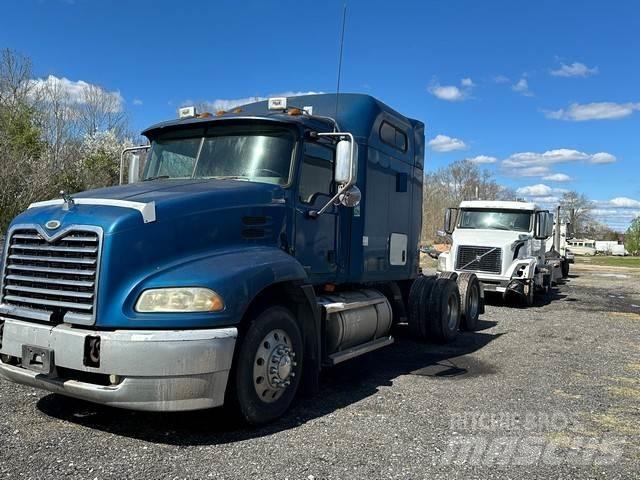 Mack CXN613 Vetopöytäautot