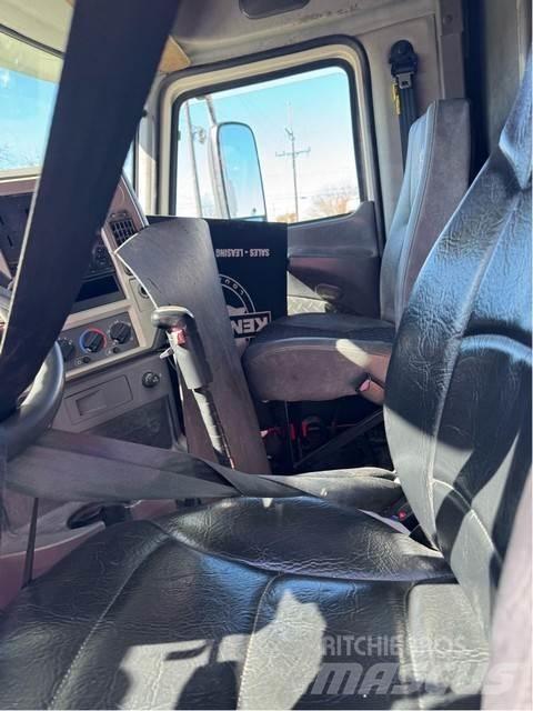 Mack CXU613 Vetopöytäautot