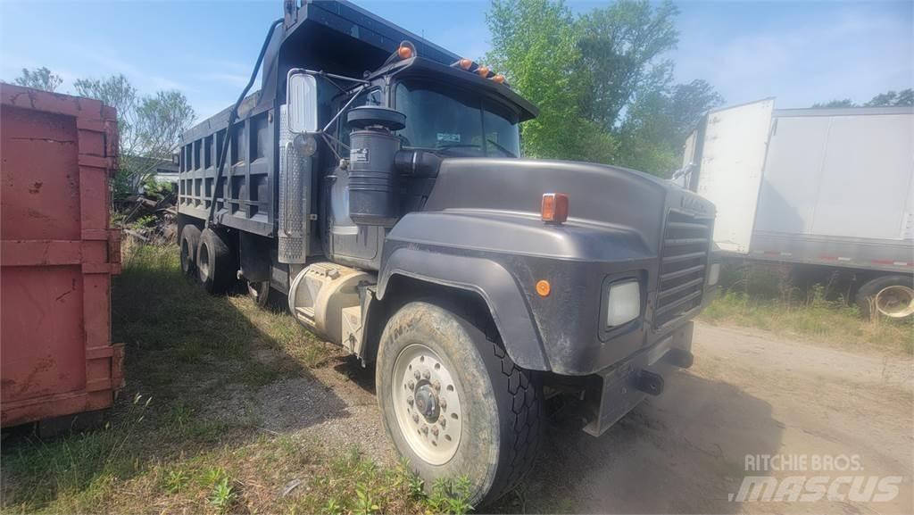 Mack RD6885 Sora- ja kippiautot