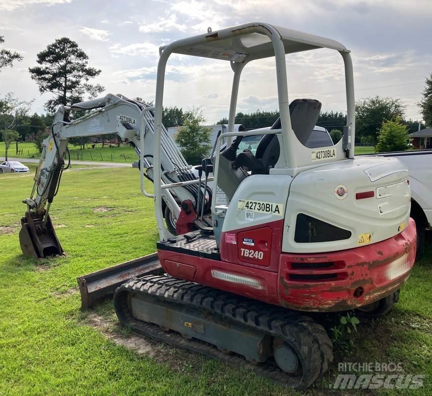 Takeuchi TB240 Midikaivukoneet 7t - 12t