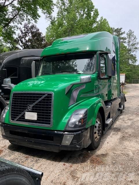 Volvo T780 Vetopöytäautot