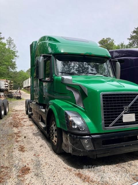 Volvo T780 Vetopöytäautot