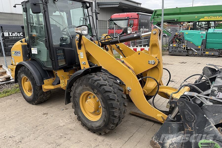 CAT 906 M Pyöräkuormaajat