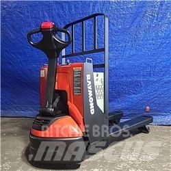 Raymond 8210 Pumppukärryt