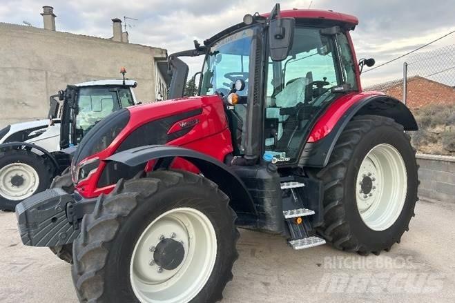 Valtra N135A Traktorit