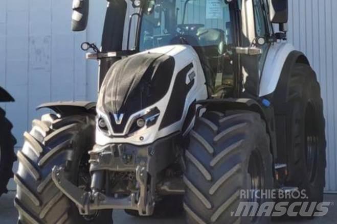 Valtra Q305 Traktorit