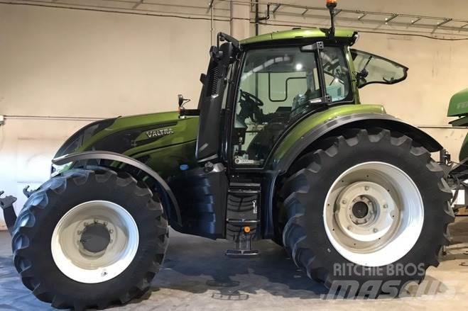 Valtra T235D Traktorit