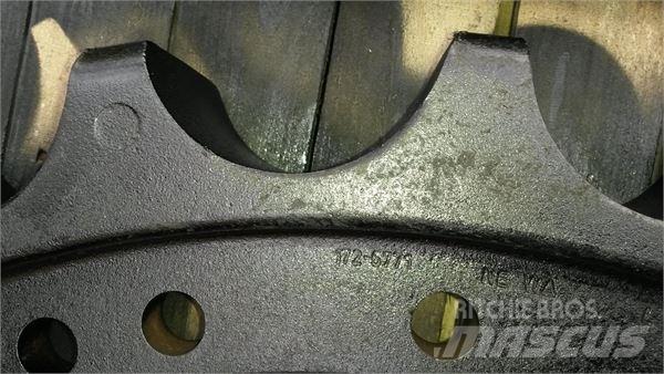 CAT 1366968 Ketjut, telat ja alustat