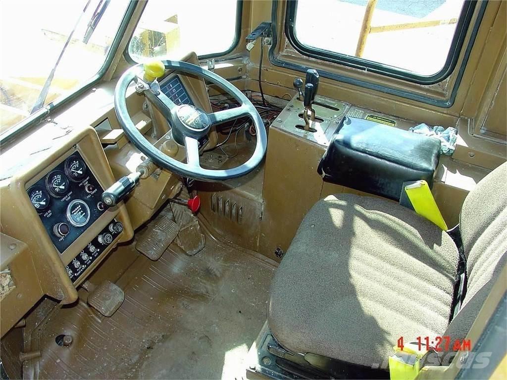 CAT 988B Pyöräkuormaajat