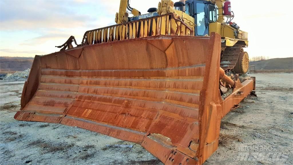 CAT D11R Telaketjupuskutraktorit