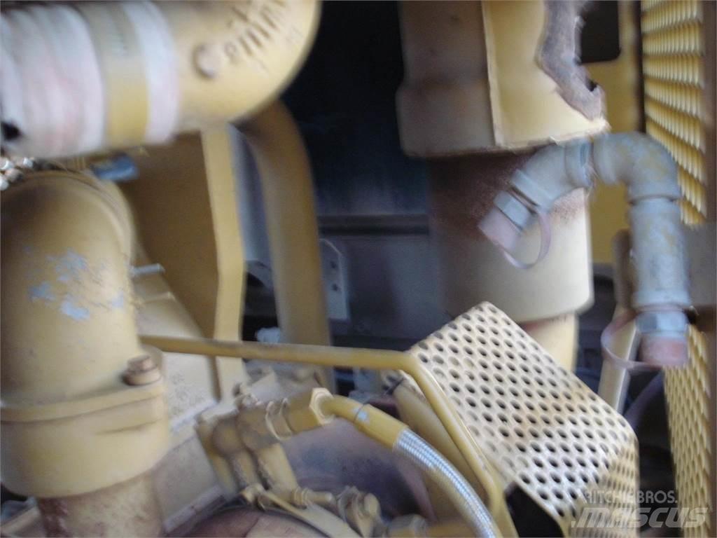 CAT D11R Telaketjupuskutraktorit