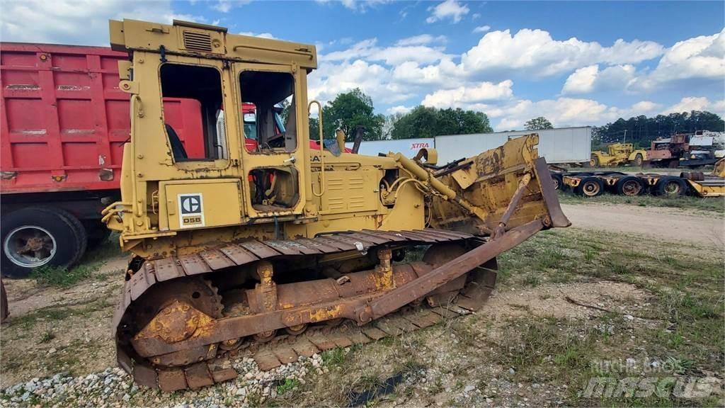 CAT D5B Telaketjupuskutraktorit
