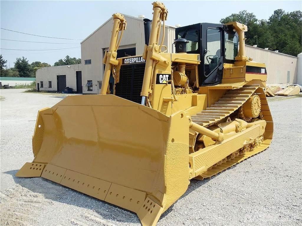 CAT D8N Telaketjupuskutraktorit