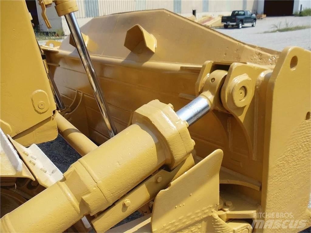 CAT D8N Telaketjupuskutraktorit