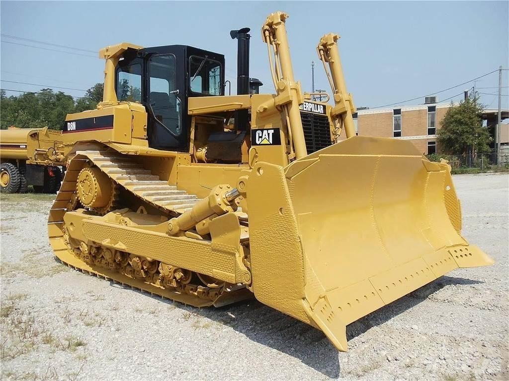 CAT D8N Telaketjupuskutraktorit