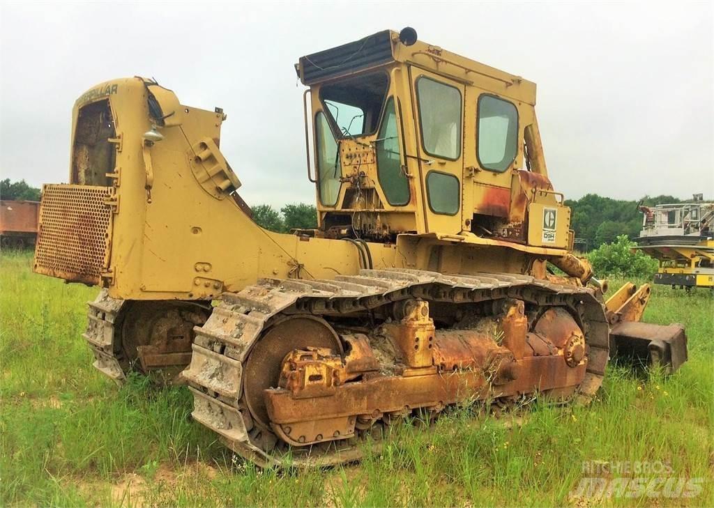 CAT D9H Telaketjupuskutraktorit