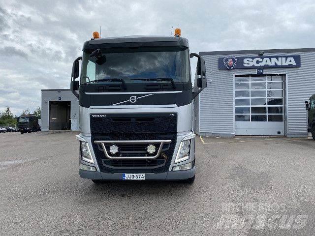Volvo FH 13 6x4 Vetopöytäautot