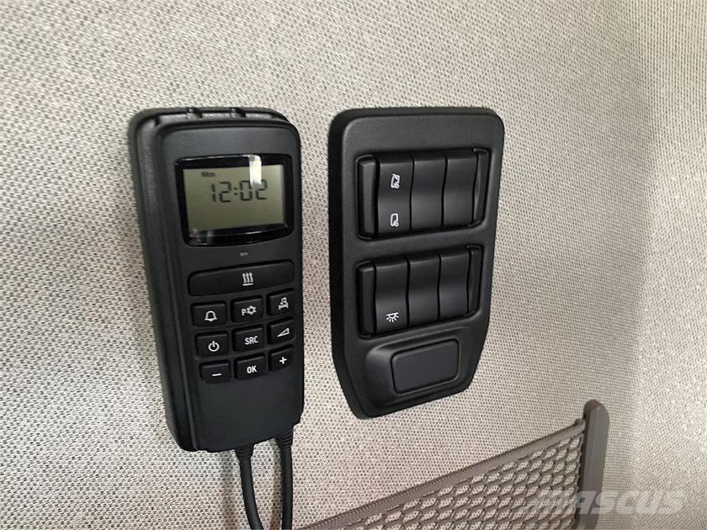 Scania S660 Vetopöytäautot