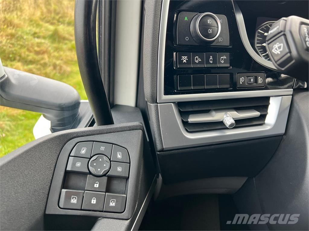 DAF XF530 FTS 6x2 Vetopöytäautot