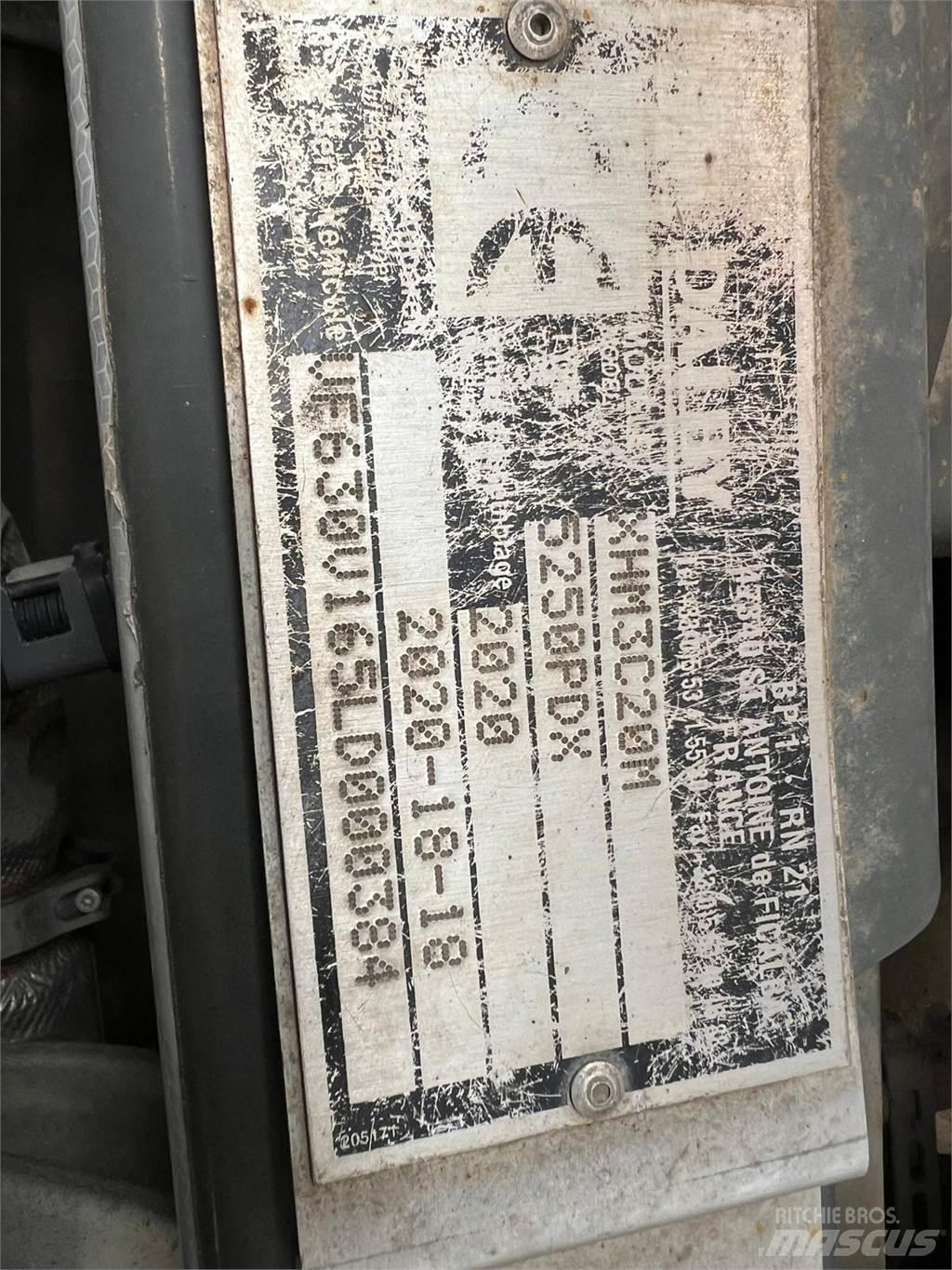 Renault CM 430 Koukkulava kuorma-autot