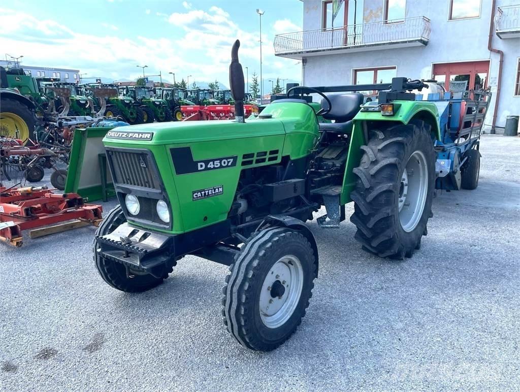 Deutz-Fahr D 45 07 Traktorit