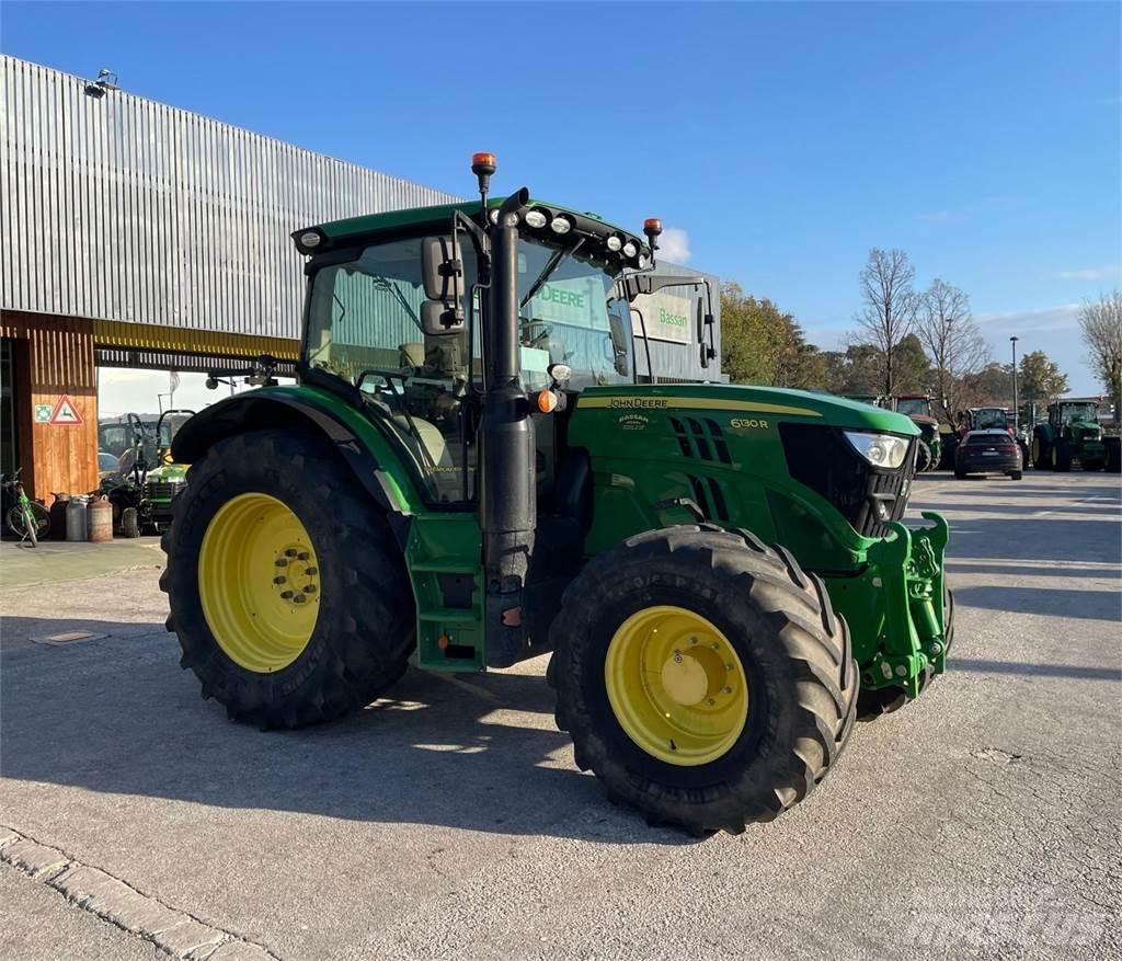 John Deere 6130 R Traktorit