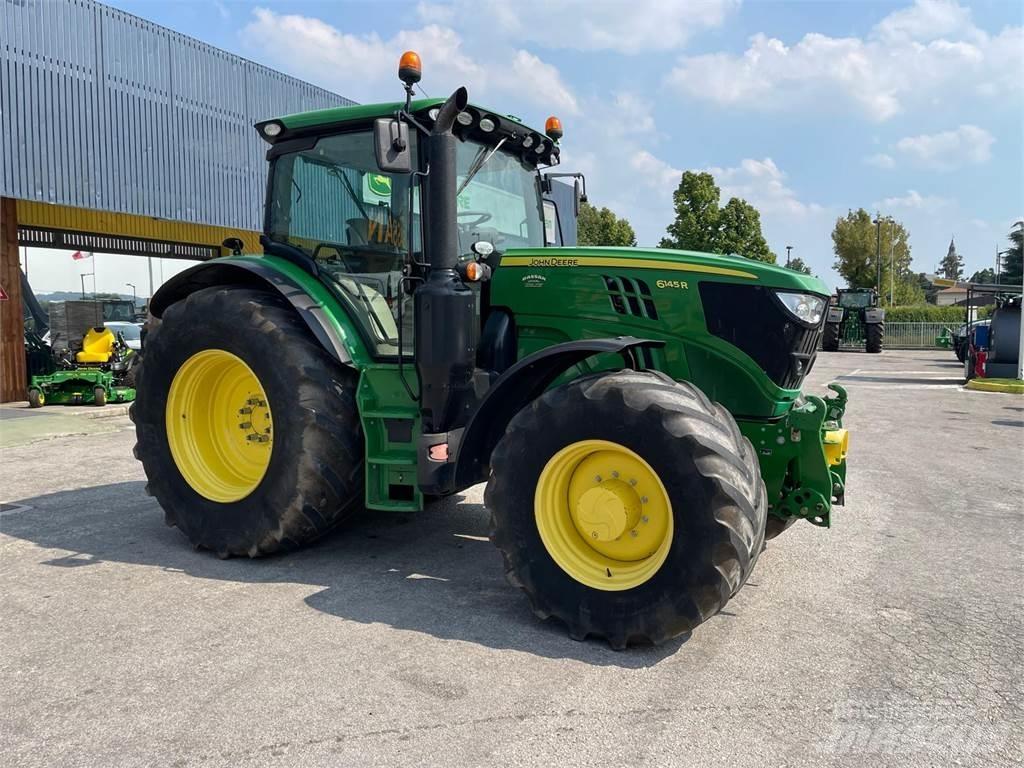 John Deere 6145 R Traktorit