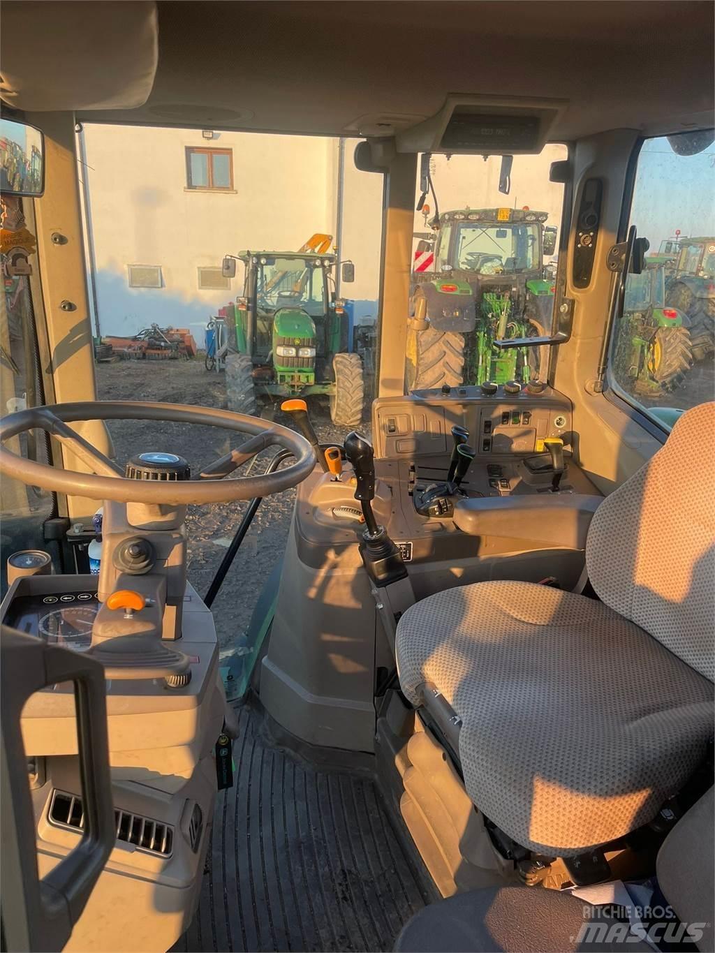 John Deere 6195 M Traktorit