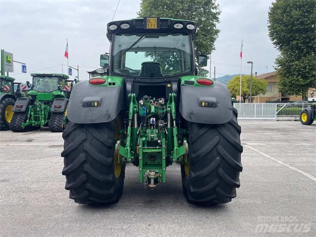 John Deere 6210 R Traktorit