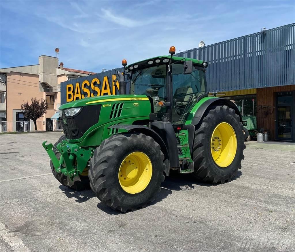 John Deere 6210 R Traktorit