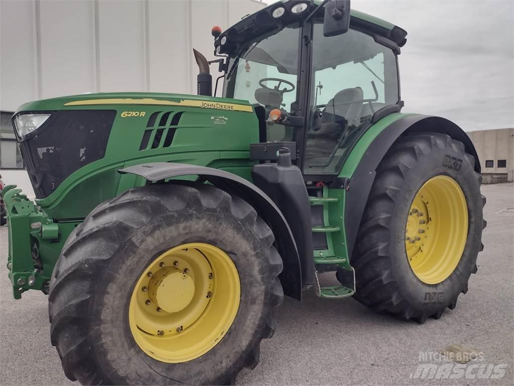 John Deere 6210 R Traktorit