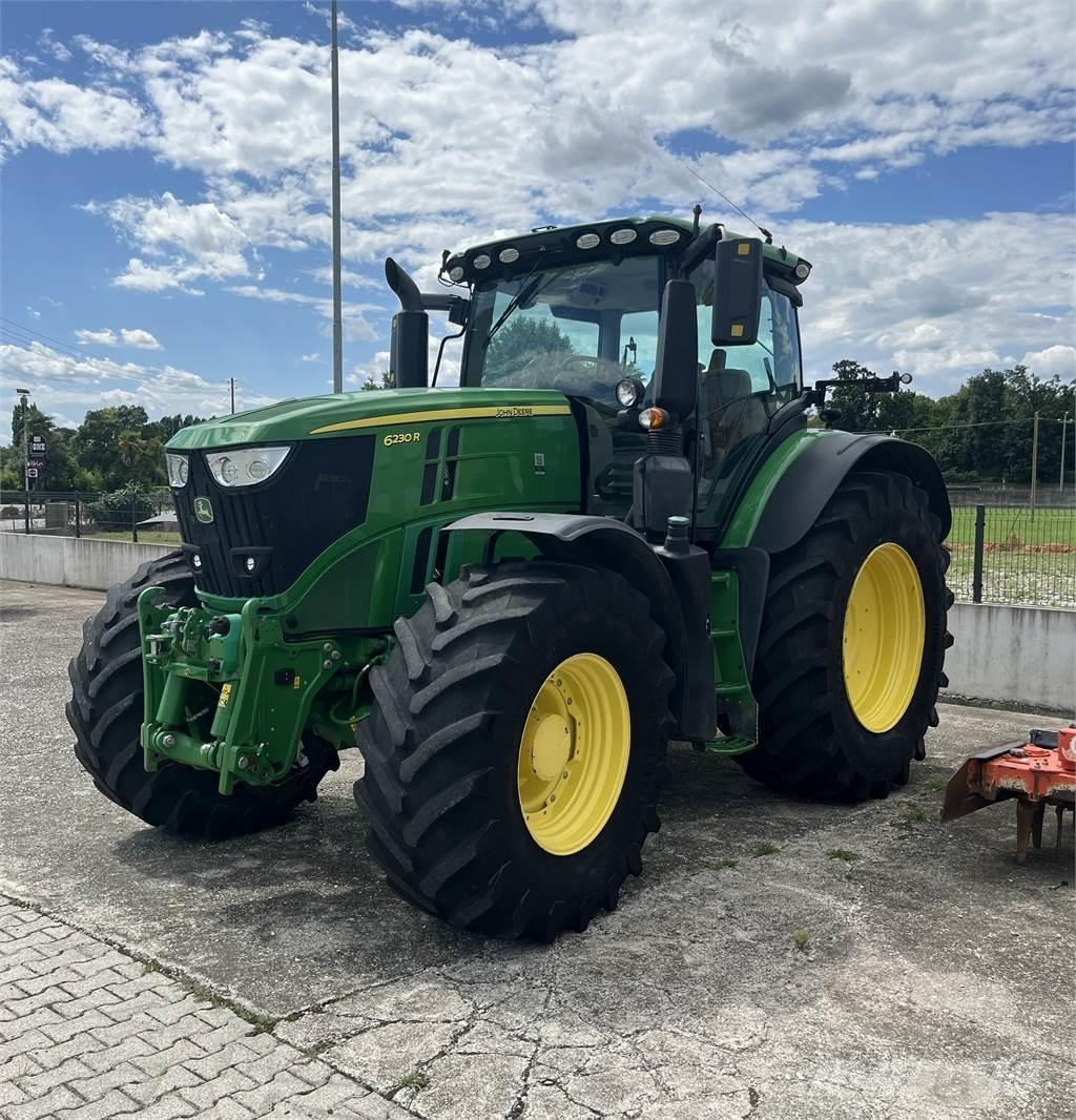 John Deere 6230 R Traktorit