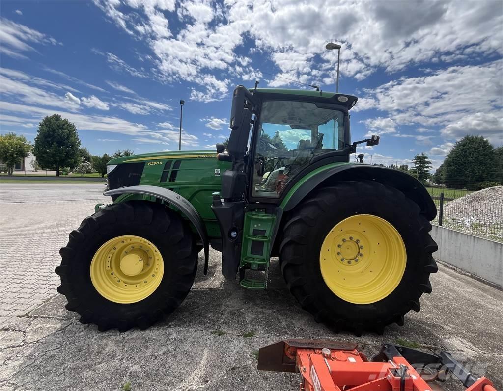 John Deere 6230 R Traktorit