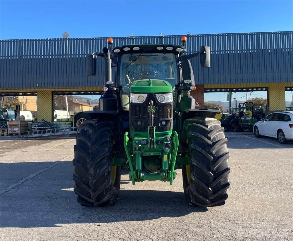 John Deere 6250 R Traktorit