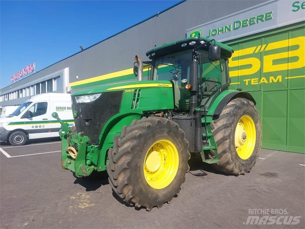 John Deere 7230 R Traktorit