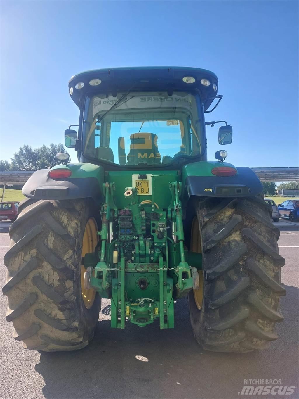 John Deere 7230 R Traktorit