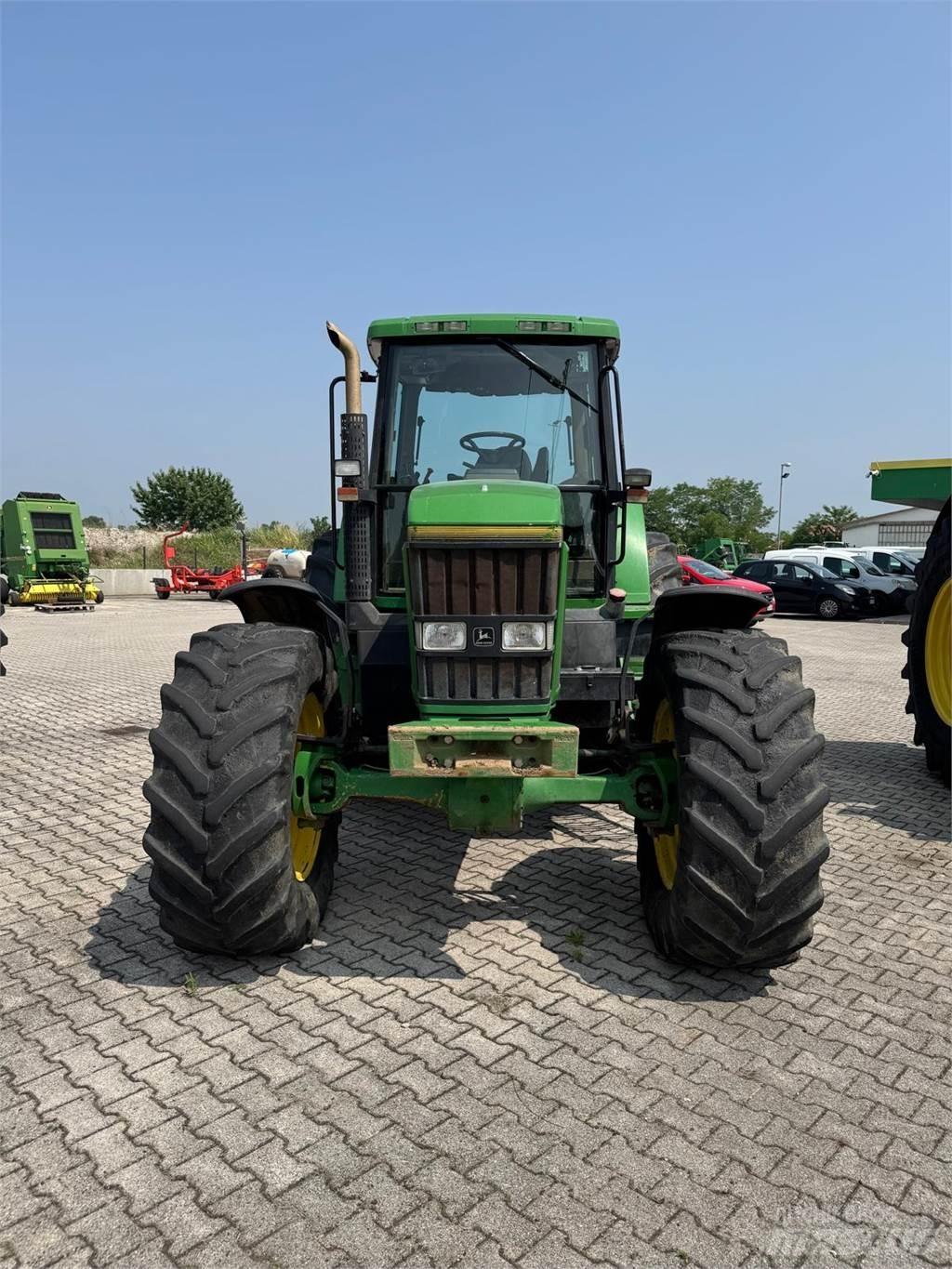 John Deere 7800 Traktorit