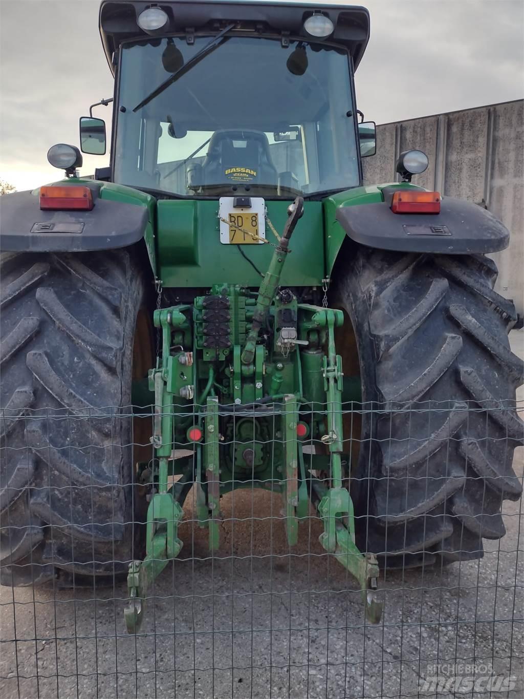 John Deere 8230 Traktorit