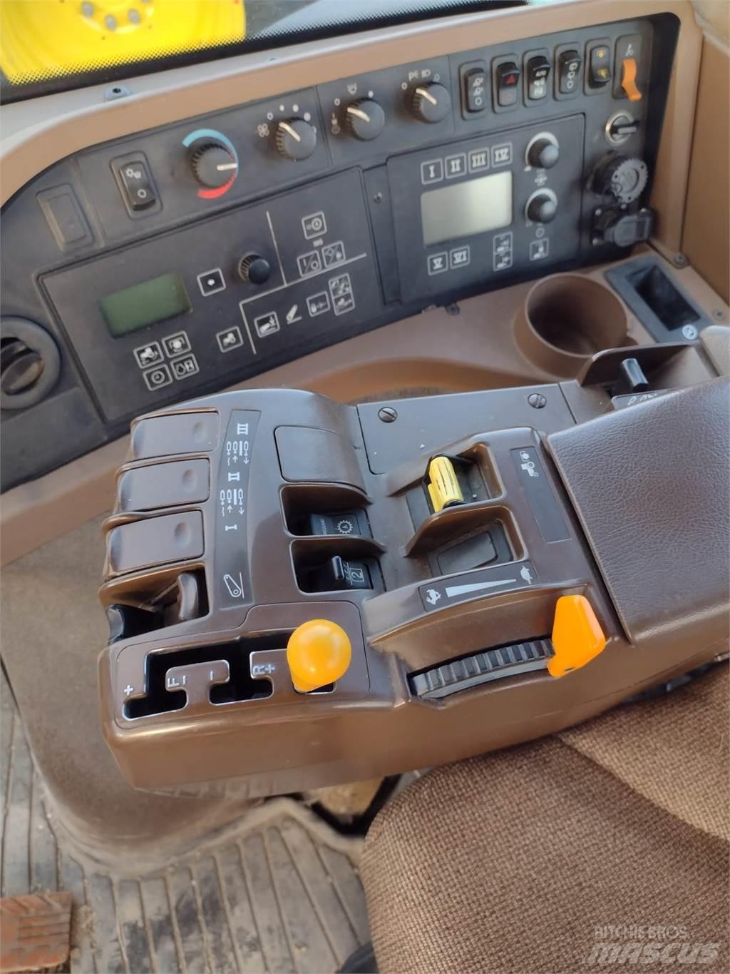 John Deere 8230 Traktorit